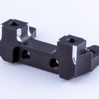 D1-M3-32U【MC-Ⅲ用 アルミ製フロントアッパーバルクヘッド】￥2,000（税別）